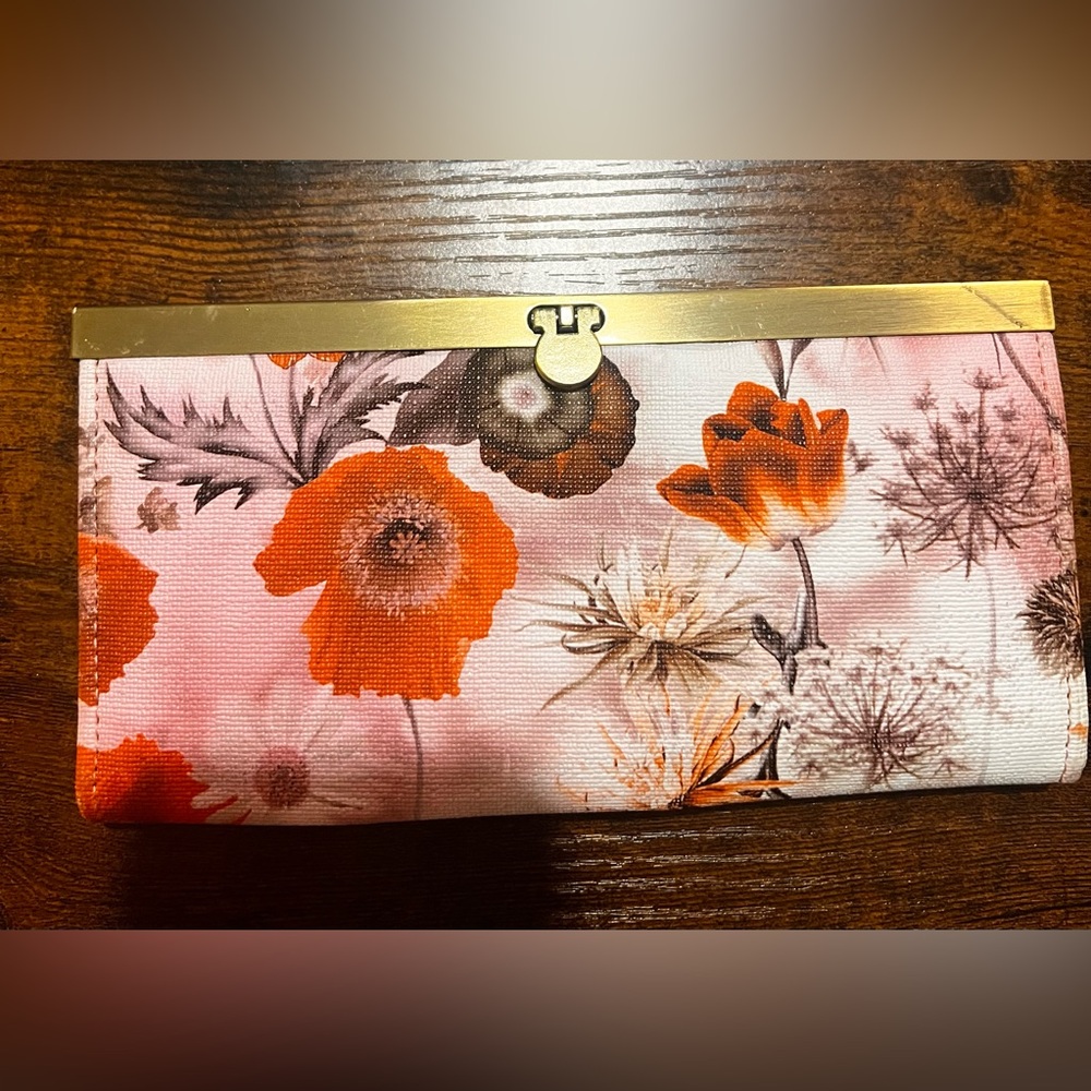 Women’s floral wallet